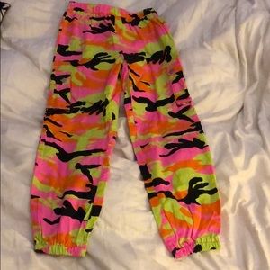 colorful camo joggers w/ side leg pockets